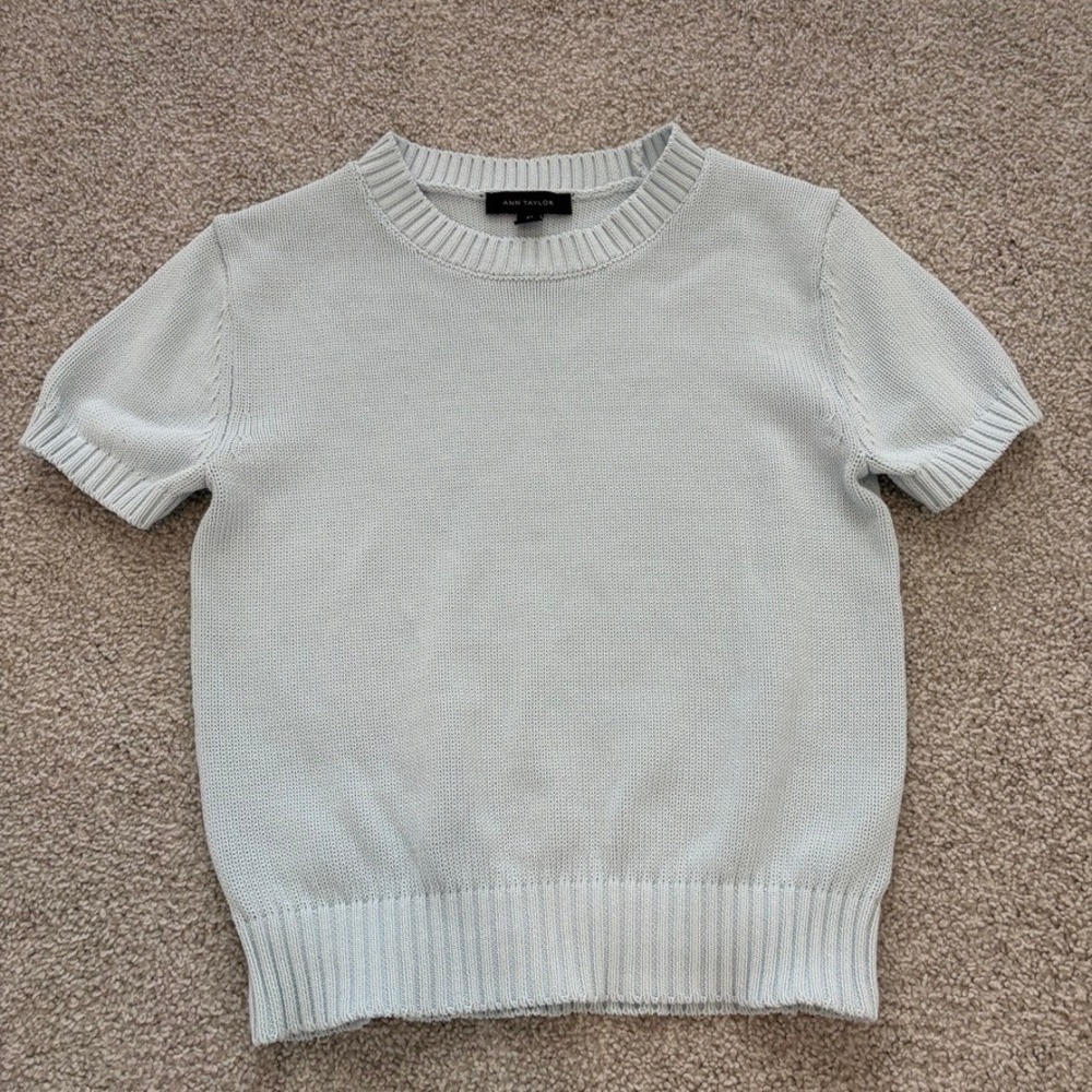 Ann Taylor Womens XS Light Blue Short Sleeve Knit Crew Neck Sweater Ribbed Trim